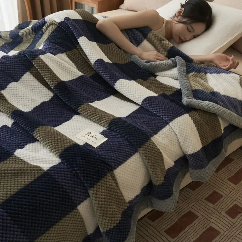 JUANNAI Sherpa Fleece Throw Blanket – Reversible, Soft & Fluffy Plaid